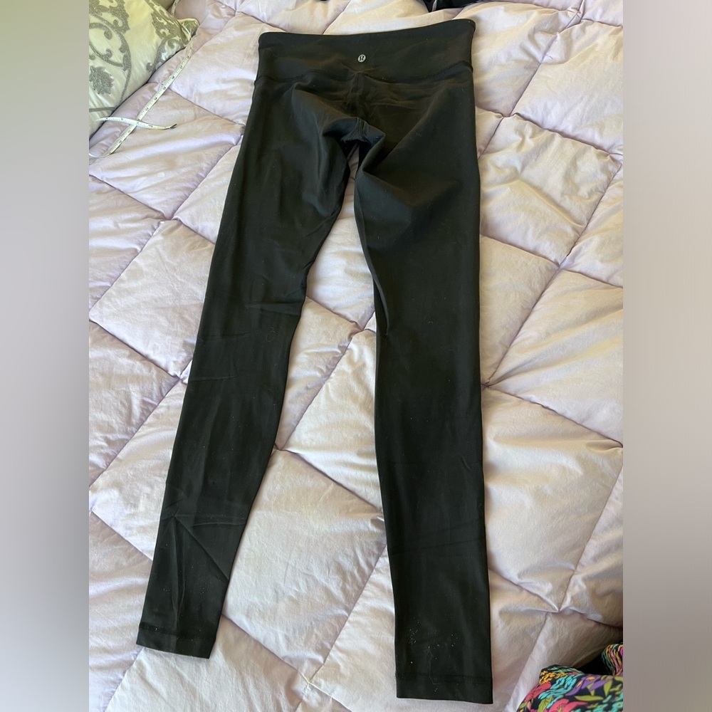 Black Lululemon leggings. Size 8